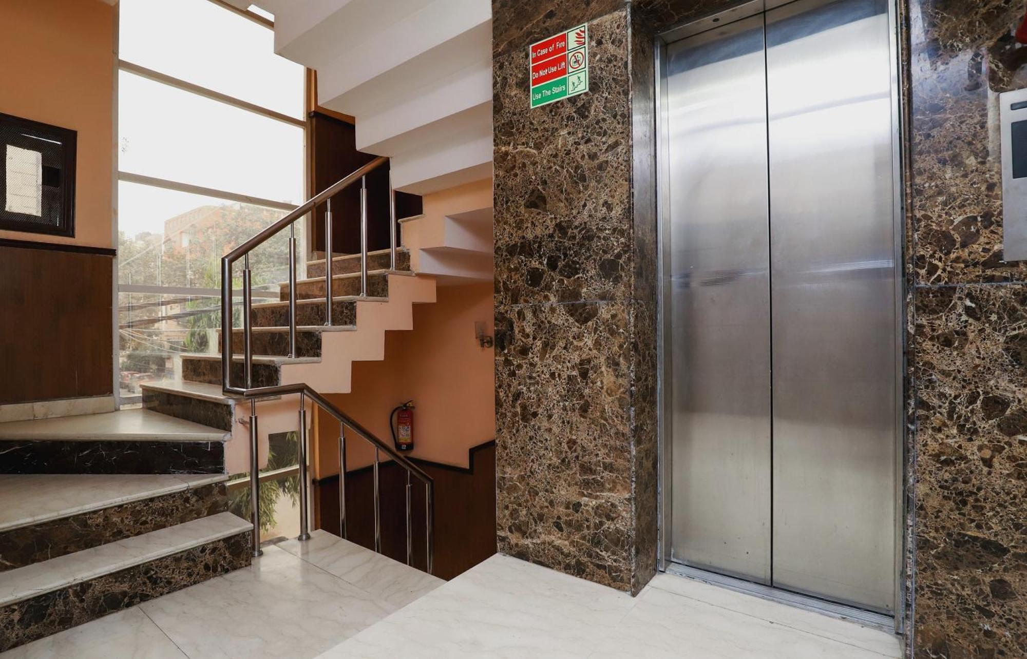 Hotel O J P Inn Near Patel Nagar Metro Station New Delhi Extérieur photo